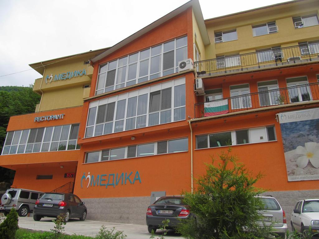 Balneo Comlex Medica Narechen Hotel Narechenski Bani Luaran gambar